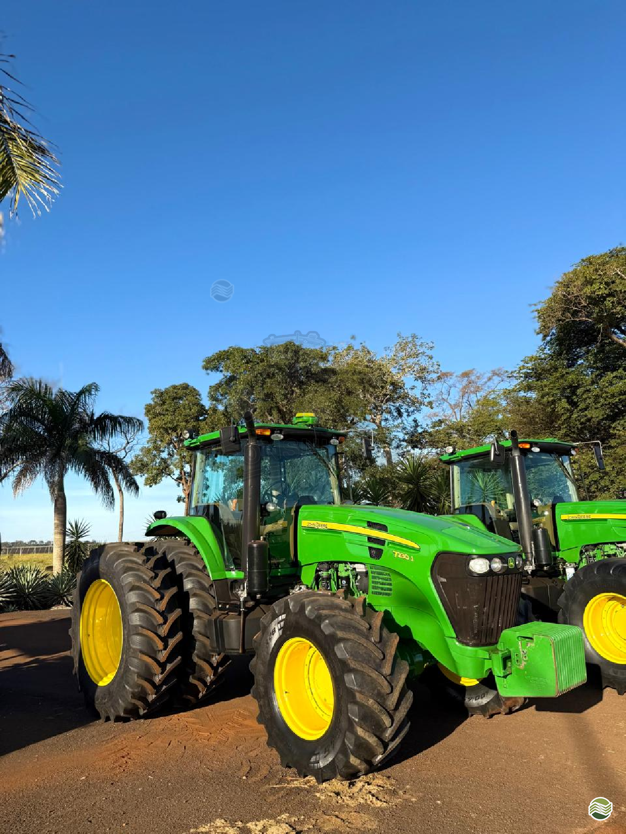 TRATOR JOHN DEERE JOHN DEERE 7230J Tração 4x4 Consulting Agro ITUVERAVA SÃO PAULO SP